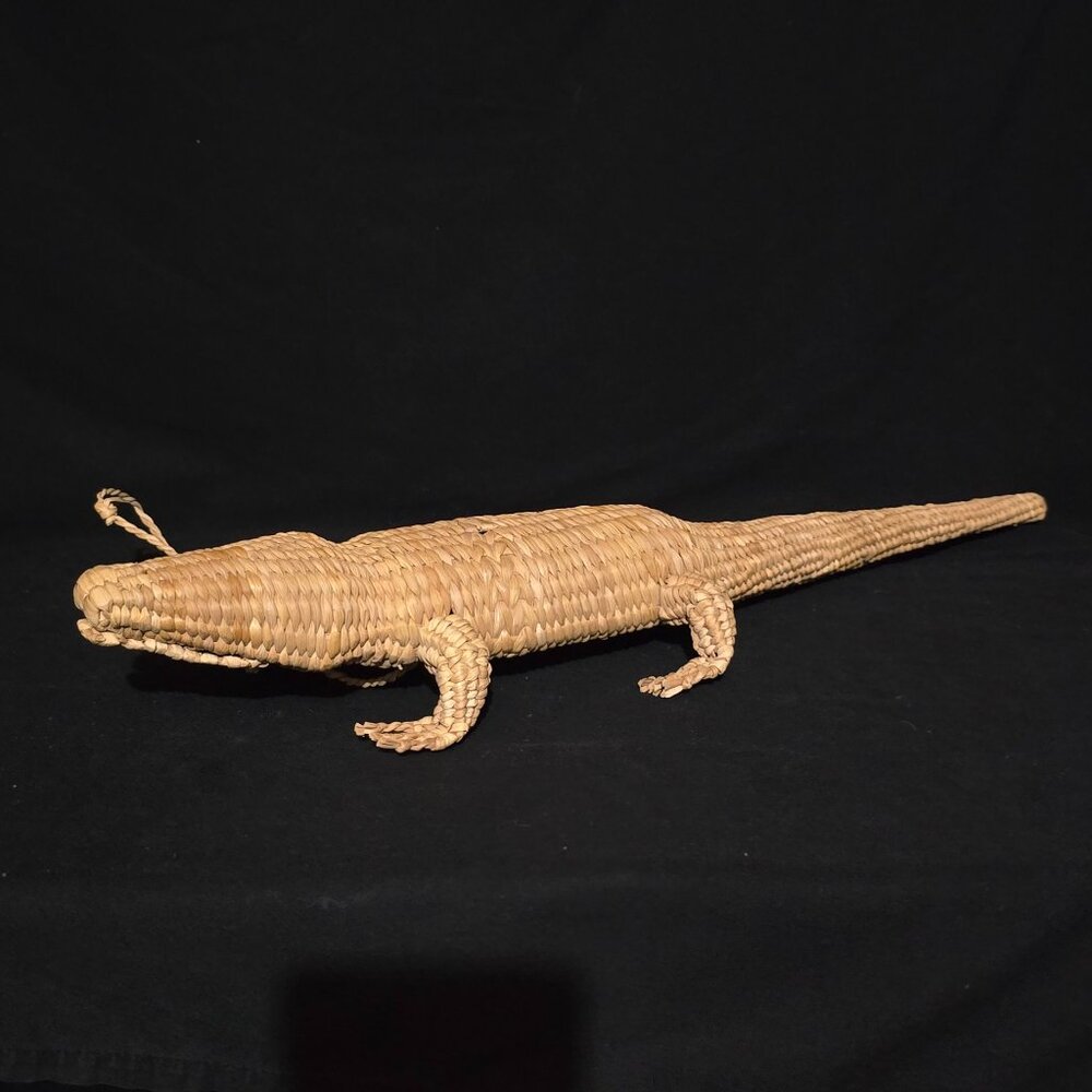 Handmade Palm Wicker Crocodile Wall Hanger / Bank